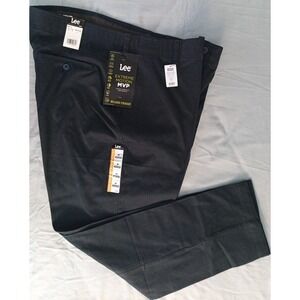 NWT LEE EXTREME MOTION MVP RELAXED STRAIGHT MENS PANTS. NAVY. 42X32. A075
